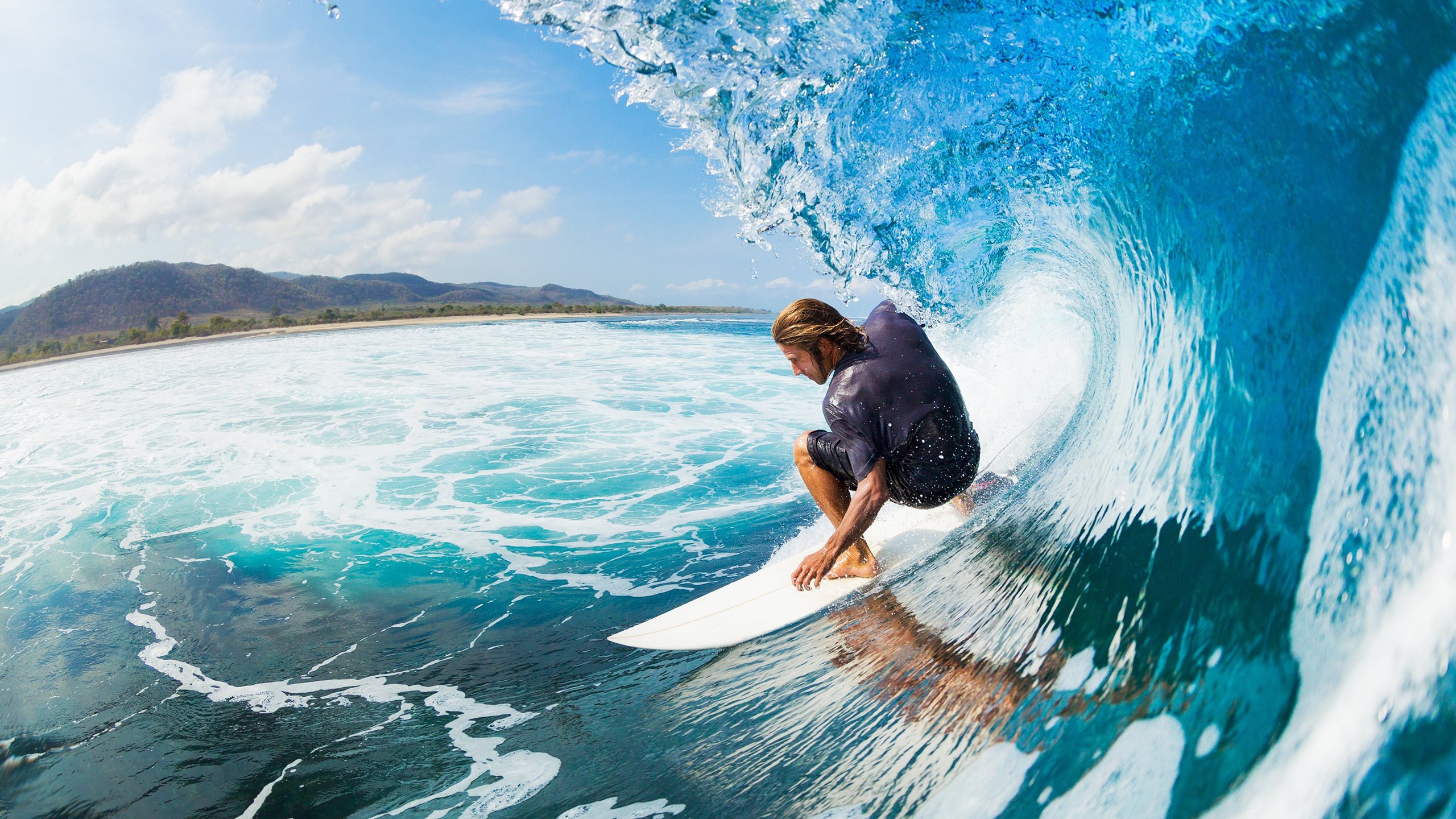 瑞士马术协会举办“马术与文化”展览，展示马术与瑞士传统文化的融合。